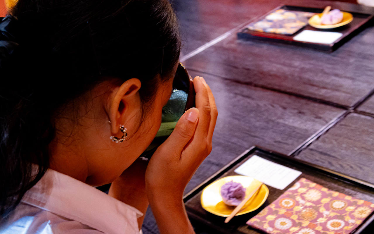 お抹茶を飲む体験の方