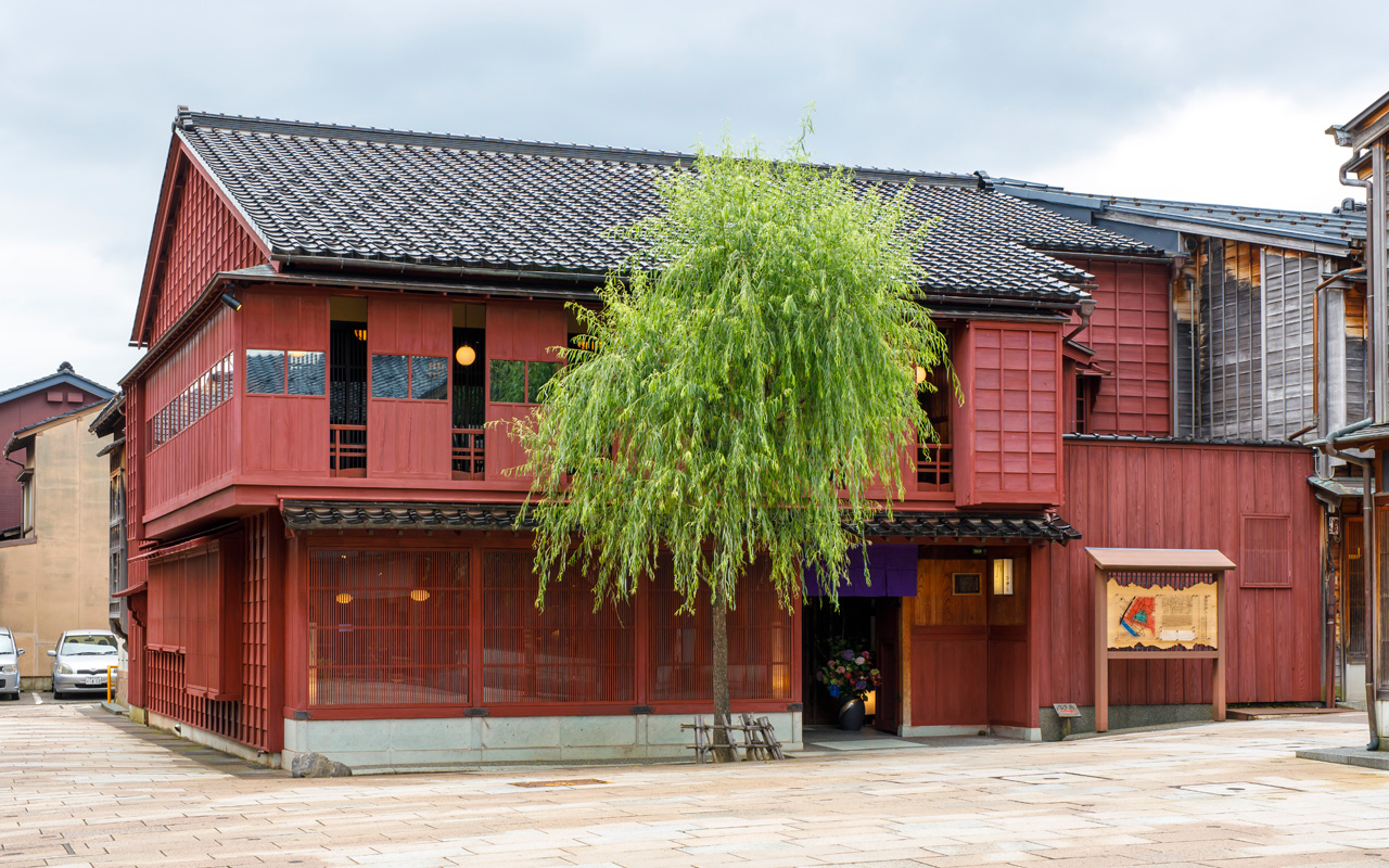 歴史ある建物の外観