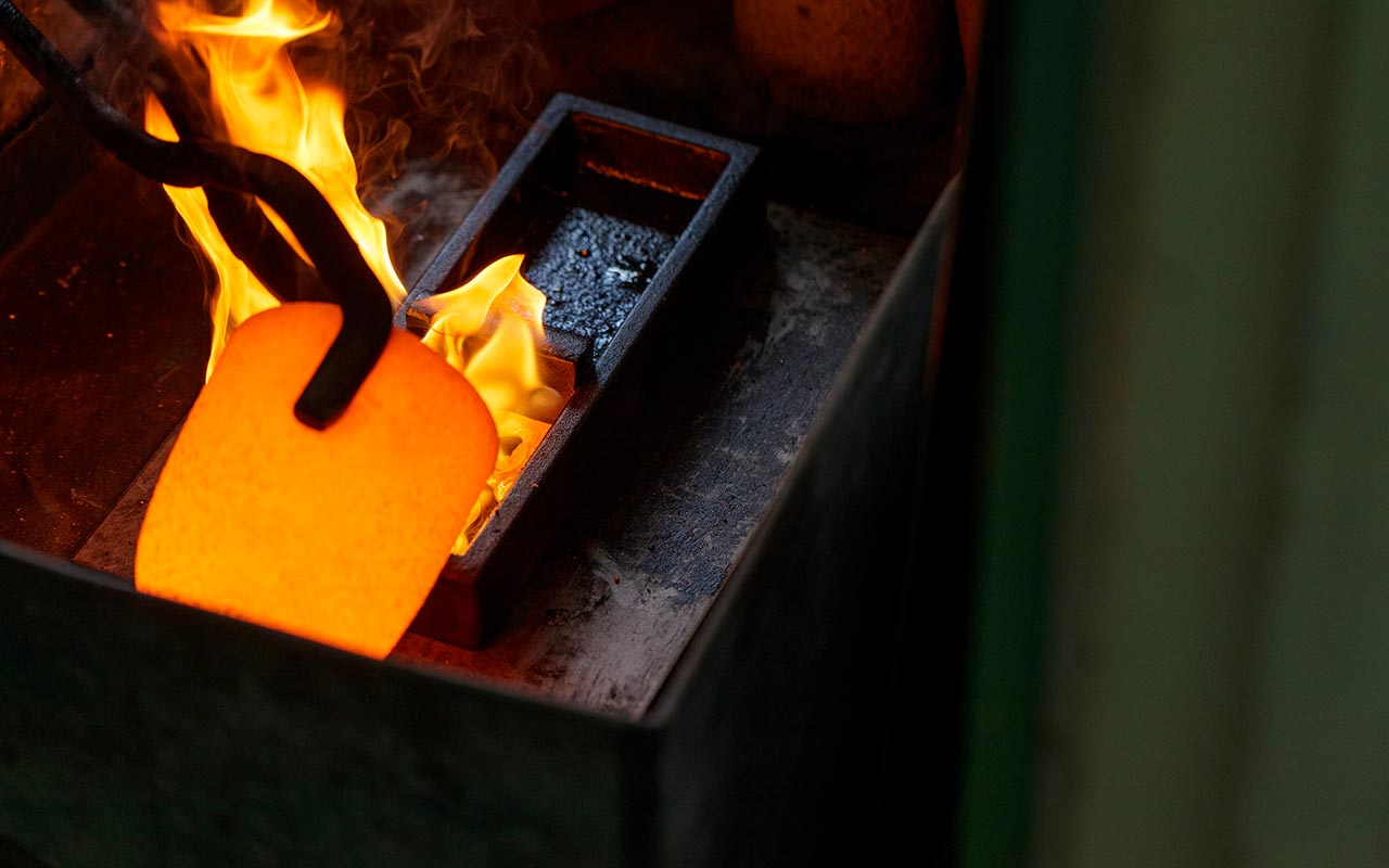 金の溶解の様子