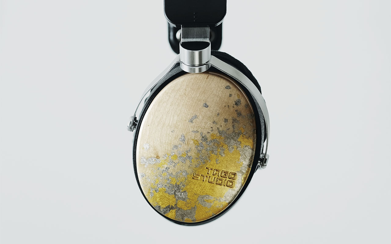 金箔を施したヘッドホン