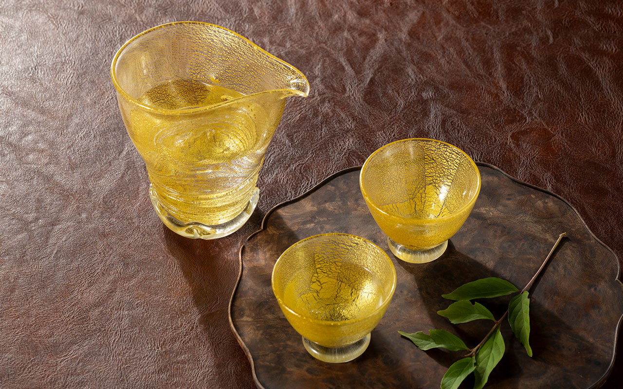 ガラス職人が一つずつ作り上げる、個性的な形 上質な酒器セットがリニューアルして新登場