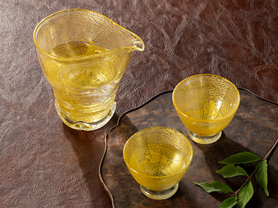 ガラス職人が一つずつ作り上げる、個性的な形 上質な酒器セットがリニューアルして新登場